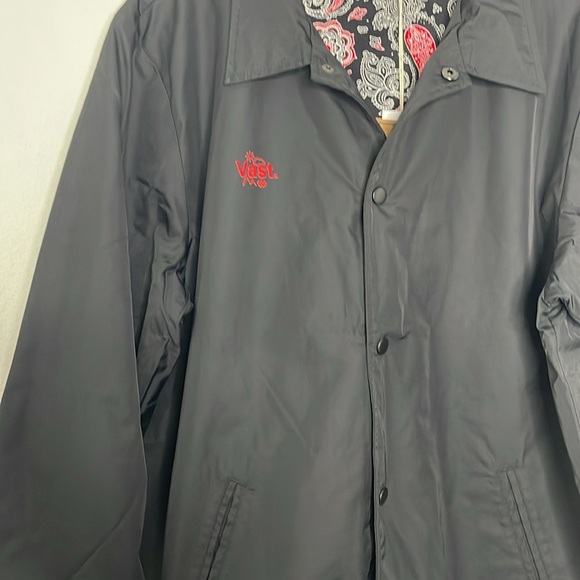 Vast Life Global Black Waterproof Snap Closure Coaches Jacket Men's Large New - Picture 2 of 9